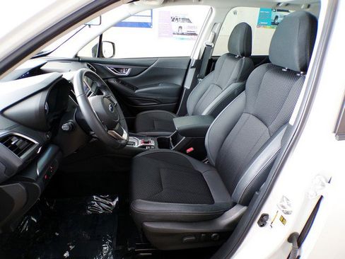 Used 2023 Subaru Forester Premium image 9