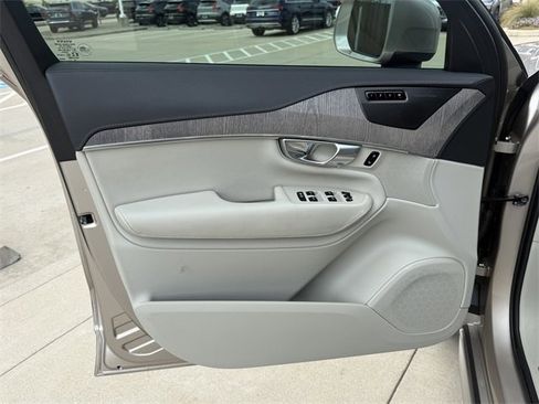 Certified 2023 Volvo XC90 B6 Ultimate w/ Protection Package Premier image 10