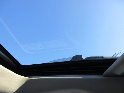 Used 2021 Subaru Outback Touring w/ Popular Package #2 image 36