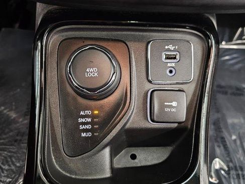 Used 2019 Jeep Compass Limited image 20