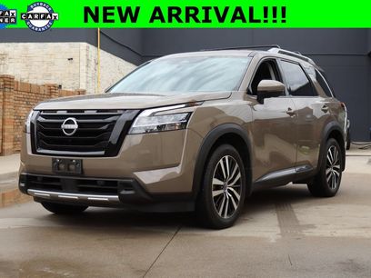 Used 2024 Nissan Pathfinder Platinum w/ Cargo Package