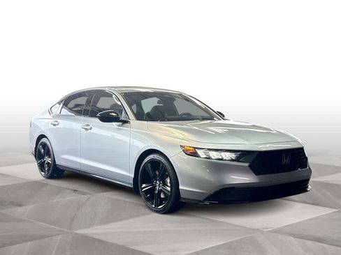 Used 2025 Honda Accord Sport image 2