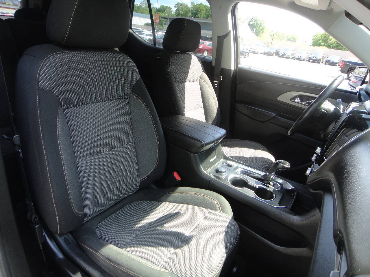 Used 2018 Chevrolet Traverse LT AWD/4WD image 15