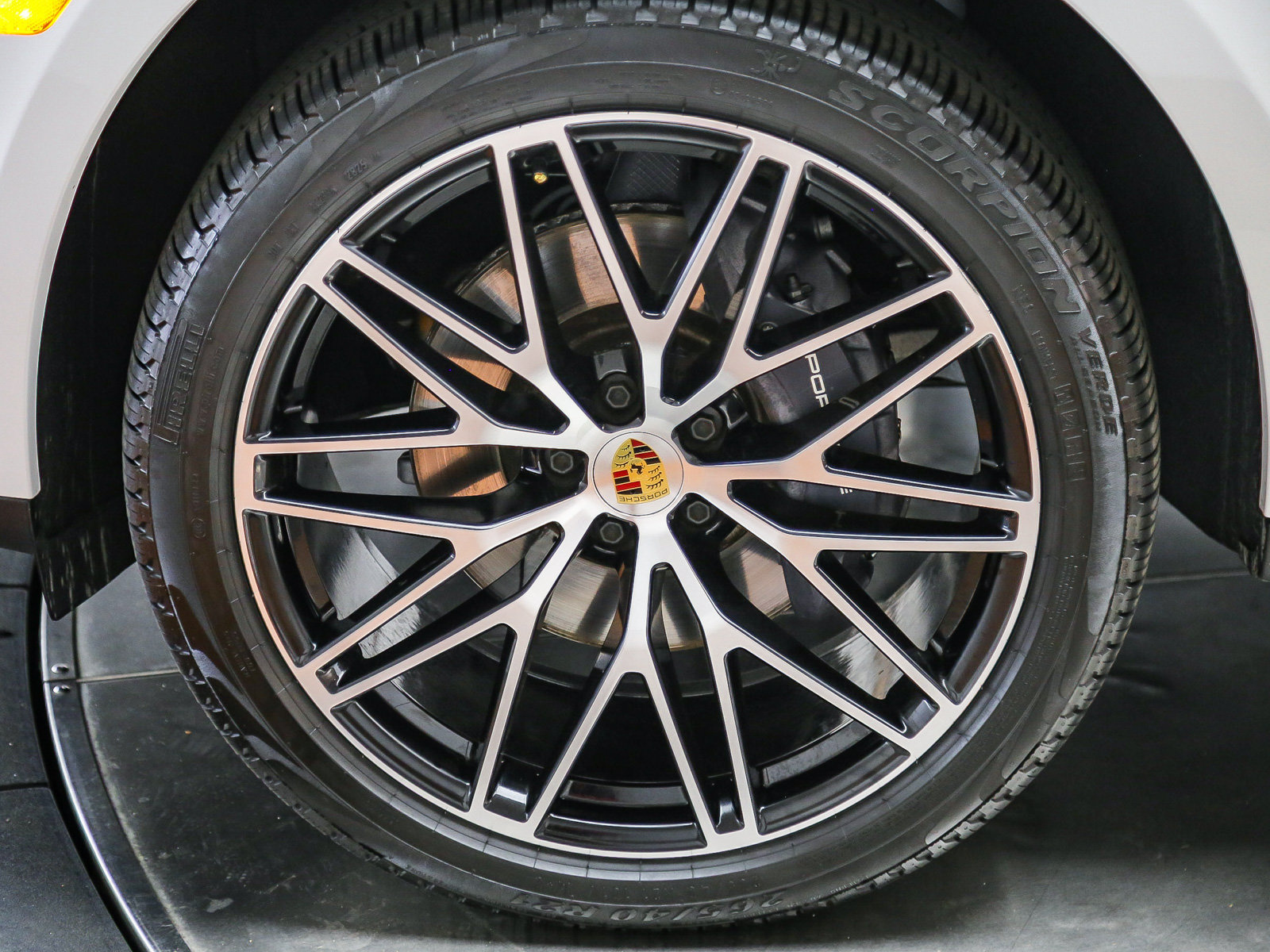 Certified 2026 Porsche Macan AWD/4WD image 46