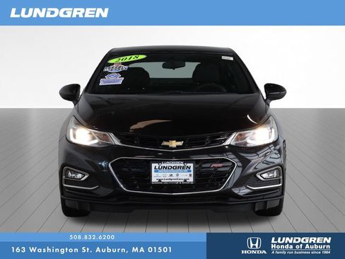Used 2018 Chevrolet Cruze LT FWD image 2