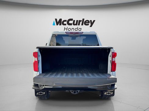 Used 2022 Chevrolet Silverado 1500 ZR2 w/ Technology Package AWD/4WD image 5