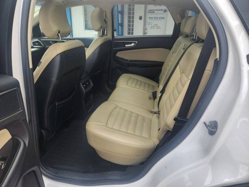 Used 2017 Ford Edge SEL w/ Equipment Group 201A AWD/4WD image 18