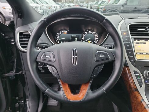 Used 2018 Lincoln MKX Reserve w/ Lincoln MKX Climate Package image 22