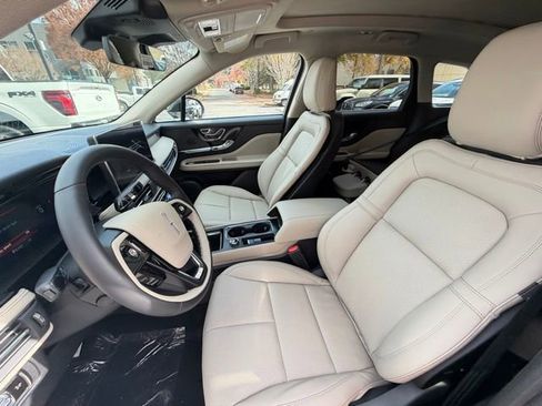 New 2026 Lincoln Corsair Premiere image 14