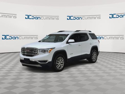 Used 2017 GMC Acadia SLE w/ Driver Alert Package I AWD/4WD image 4