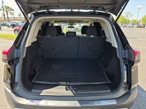 Used 2023 Nissan Rogue SV image 16