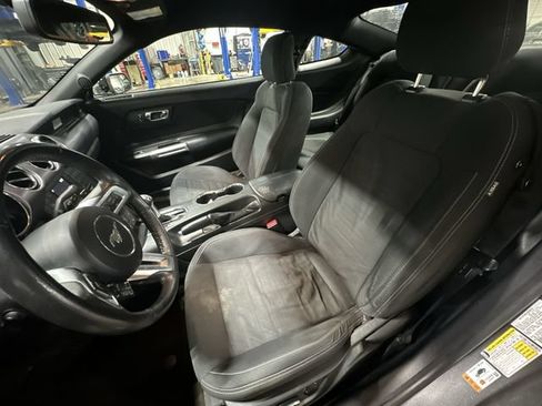 Used 2017 Ford Mustang GT RWD image 17