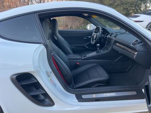 Used 2024 Porsche 718 Cayman Style Edition image 30