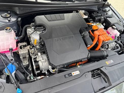 Used 2024 Hyundai Elantra Limited FWD image 33