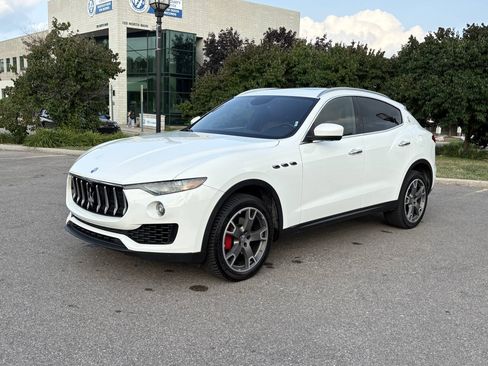 Used 2017 Maserati Levante AWD/4WD image 19