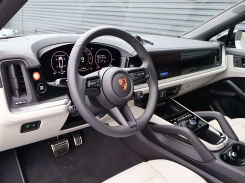 New 2026 Porsche Cayenne S AWD/4WD image 14