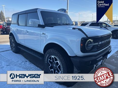 Used 2022 Ford Bronco Outer Banks image 1