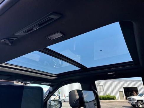 Certified 2023 GMC Yukon AT4 w/ AT4 Premium Package AWD/4WD image 21