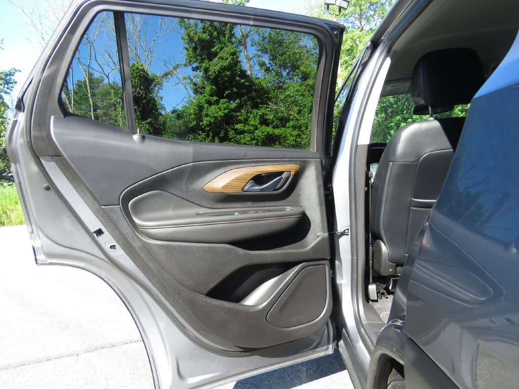 Used 2020 GMC Terrain SLE w/ Driver Convenience Package AWD/4WD image 19