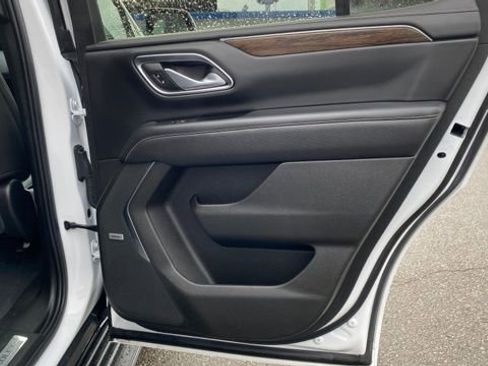 Used 2022 Chevrolet Tahoe Premier w/ Premium Package image 25