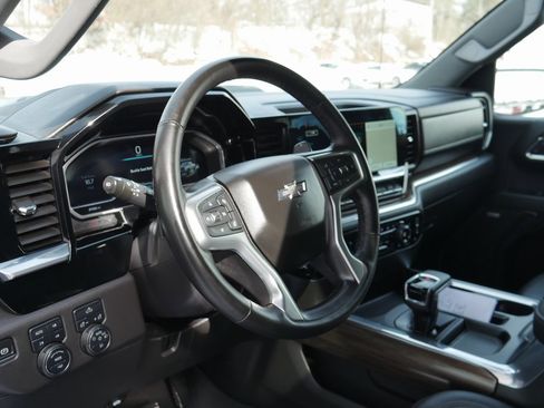 Used 2024 Chevrolet Silverado 1500 LT Trail Boss image 10