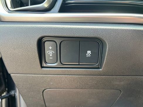 Certified 2024 Kia Sorento S w/ Panoramic Sunroof Package FWD image 11