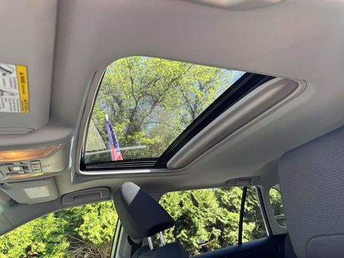 Used 2019 Toyota RAV4 XLE w/ Convenience Package AWD/4WD image 19