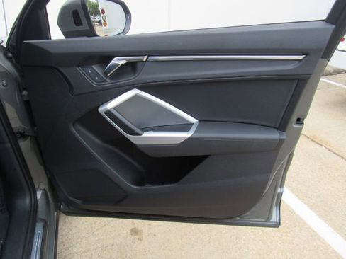 Used 2022 Audi Q3 2.0T Premium Plus w/ Premium Plus Package image 21