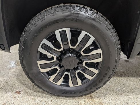 Used 2024 GMC Sierra 3500 Denali Ultimate image 12