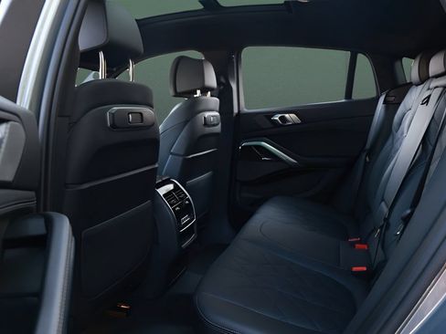 Used 2025 BMW X6 xDrive40i AWD/4WD image 19