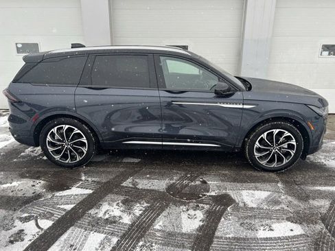 Used 2024 Lincoln Nautilus Reserve w/ Equipment Group 202A image 6