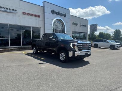 Used 2025 GMC Sierra 2500 SLE w/ SLE Convenience Package