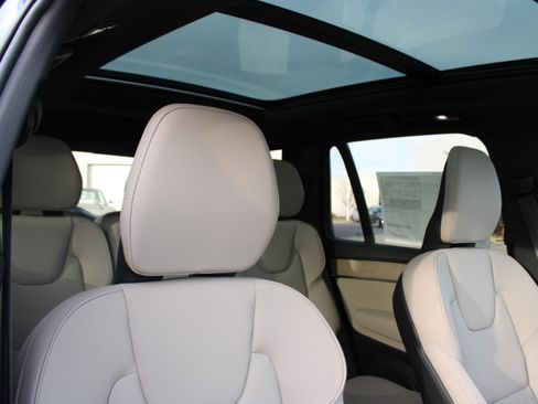 New 2026 Volvo XC90 B5 Core AWD/4WD image 52