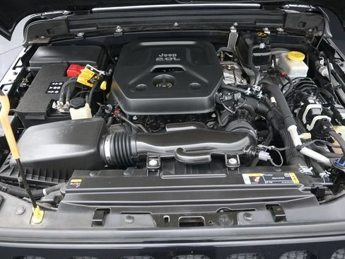 Used 2021 Jeep Wrangler Unlimited Sport AWD/4WD image 16