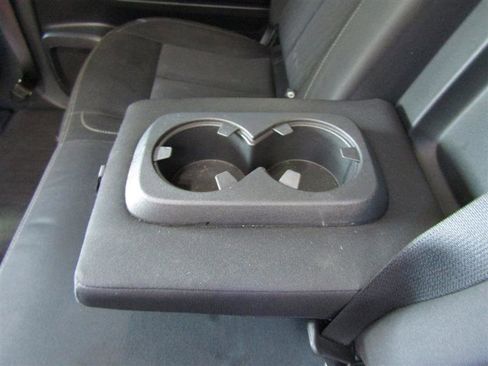 Used 2017 Nissan Titan SV image 28