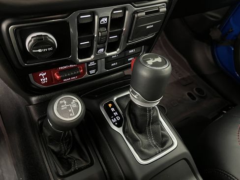 Used 2024 Jeep Wrangler Unlimited Rubicon image 31