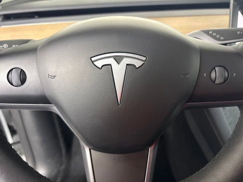Used 2023 Tesla Model Y Long Range AWD/4WD image 16