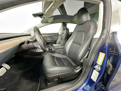 Used 2023 Tesla Model 3 Performance image 4