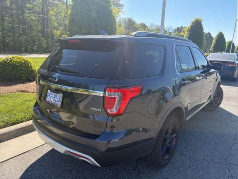 Used 2017 Ford Explorer XLT w/ Equipment Group 202A image 9