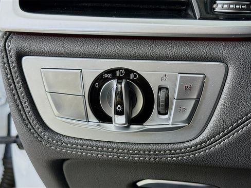 Certified 2022 BMW 750i xDrive image 10