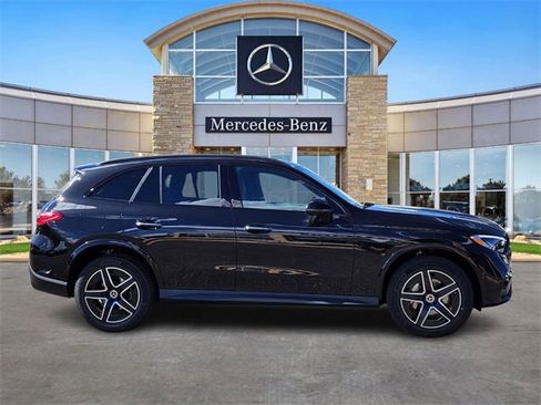 New 2025 Mercedes-Benz GLC 300 4MATIC image 5
