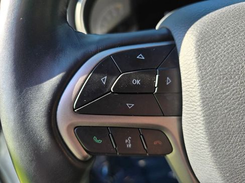 Used 2019 Jeep Grand Cherokee Laredo w/ Security & Convenience Group image 26