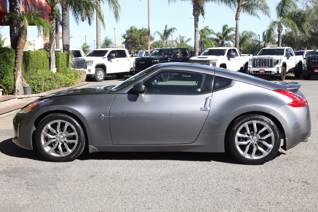 Used 2014 Nissan 370Z Coupe RWD image 5