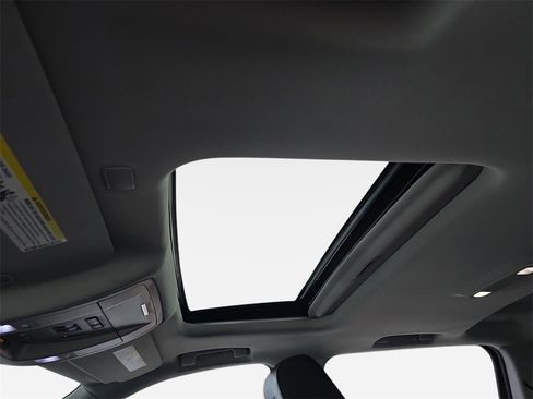 Used 2017 GMC Sierra 1500 Denali w/ Denali Ultimate Package image 32