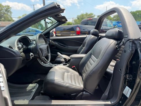 Used 2001 Ford Mustang GT RWD image 28