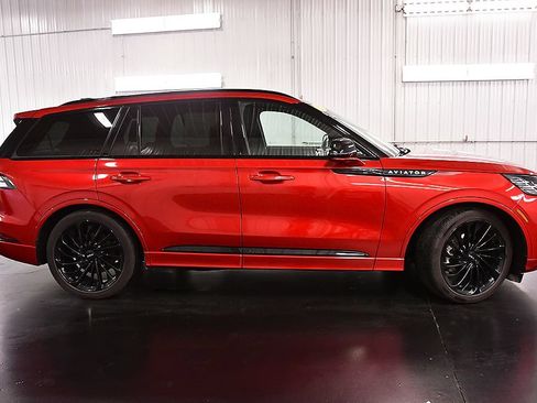 Used 2025 Lincoln Aviator Reserve w/ Equipment Group 201A AWD/4WD image 8