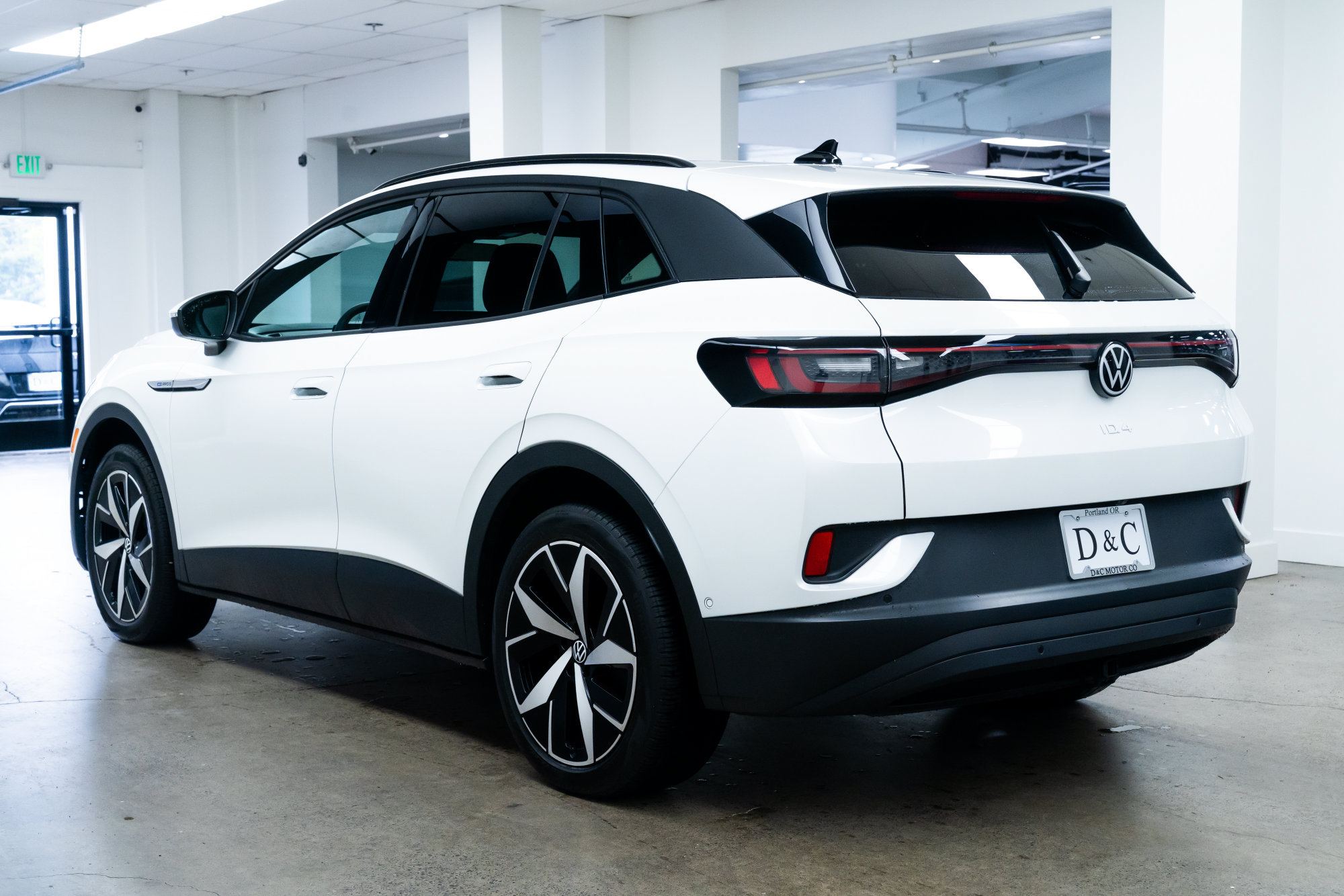 Used 2023 Volkswagen ID.4 Pro S AWD/4WD image 4