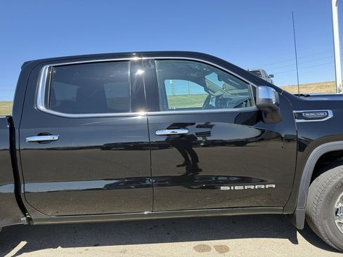 Used 2025 GMC Sierra 1500 SLT image 35