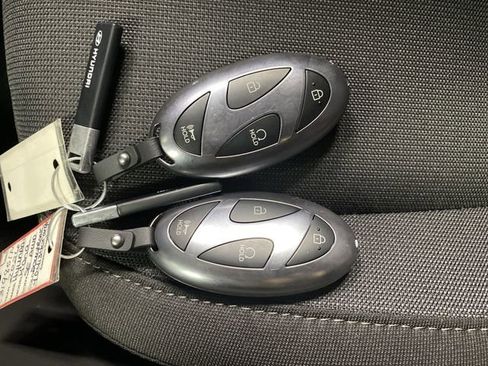 New 2026 Hyundai Kona SE image 24