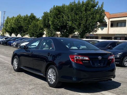 Used 2014 Toyota Camry LE FWD image 2